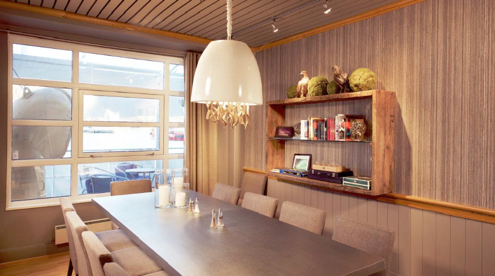 Tranquil lobby area with books and board games at With Hotel in Tromso