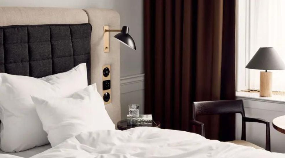 Member discount – 5–15% off hotel rooms