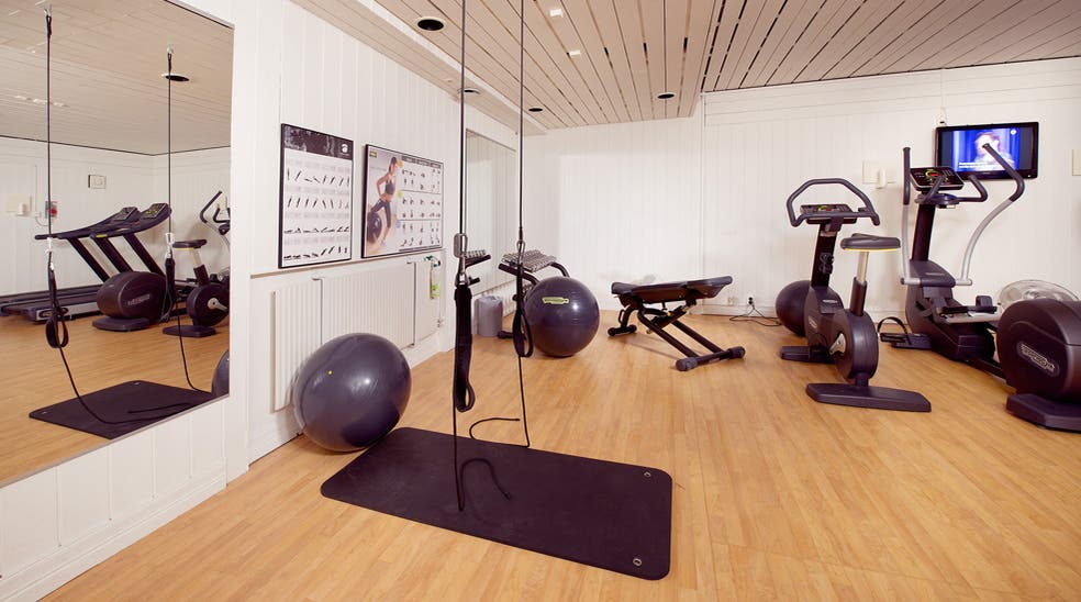 Modern and well-equipped gym at Majoren Hotel in Skovde