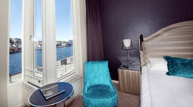 Trendy standard double room with a great view of the canal and ocean at Skagen Brygge in Stavanger