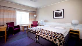Large and bright standard double room at Tollboden Hotel in Drammen