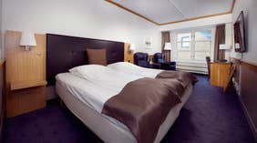 Large and well-furnished twin room at With Hotel in Tromso