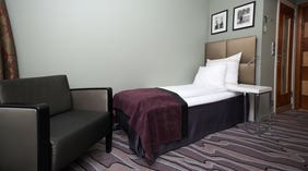 Well-furnished standard single room Admiral Hotel in Bergen