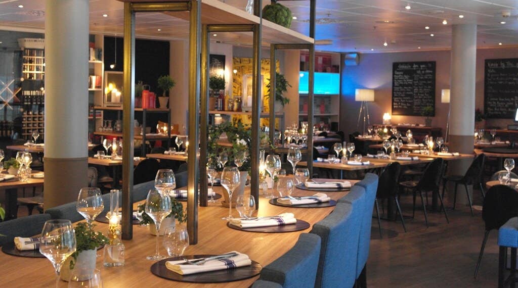 Stylish and spacious restaurant at Stavanger Hotel