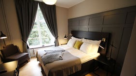 Hip and well-furnished standard hotel room at Wisby Hotel in Visby
