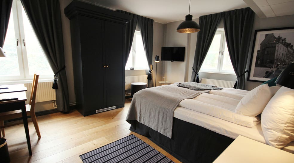 Spacious and stylish superior double hotel room at Wisby Hotel in Visby