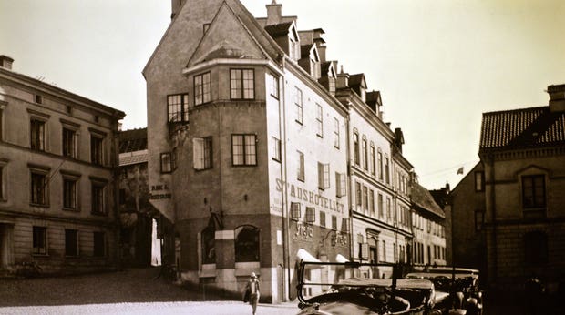Photo of the historic building now housing the Wisby Hotel in Visby