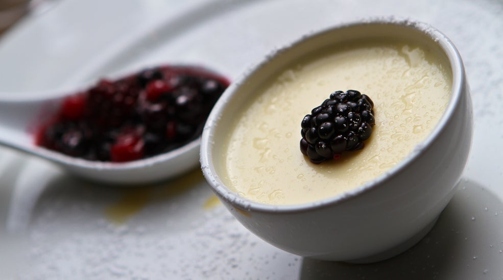 Try one of the many delicious desserts served in the restaurant at Norrefjell Ski & Spa Hotel in Norrefjell