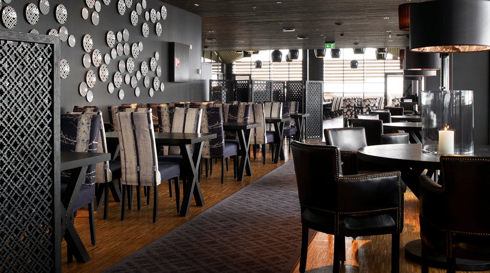 Stylish and spacious hotel restaurant at Norrefjell Ski & Spa Hotel in Norrefjell
