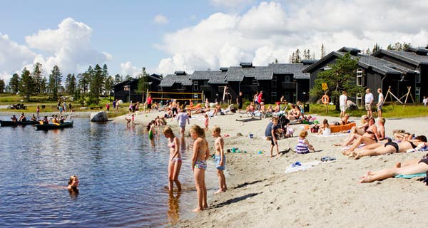 A refreshing summer trip to the beach just by the Norrefjell Ski & Spa Hotel in Norrefjell