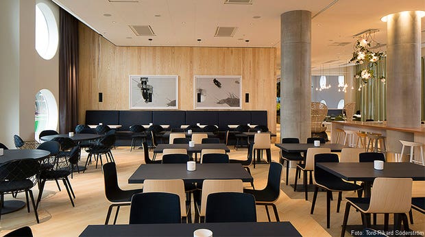 Stylish and spacious dining area in the restaurant at Quality Hotel Friends in Solna