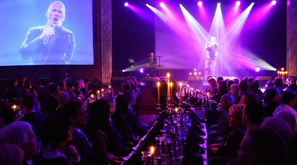 Dinner show with artist Andreas Lundstedt at event hall Stora Björn at Quality Hotel Galaxen in Borlänge