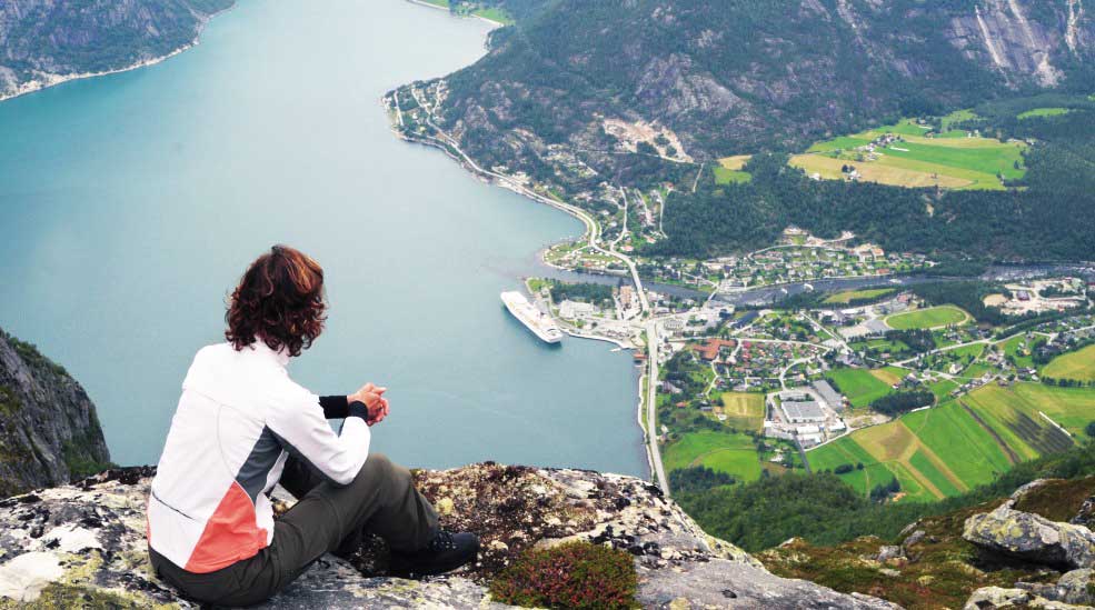 Enjoy the breathtaking view of the Hardangerfjord when going hiking at Quality Voringfoss Hotel in Eidfjord